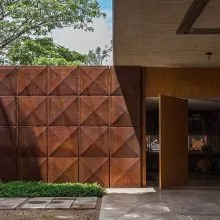 Fachada em aço corten
